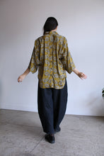 Load image into Gallery viewer, Paisley Okra Button Up