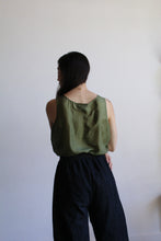 Load image into Gallery viewer, 1980s Sharkskin Silk Tank