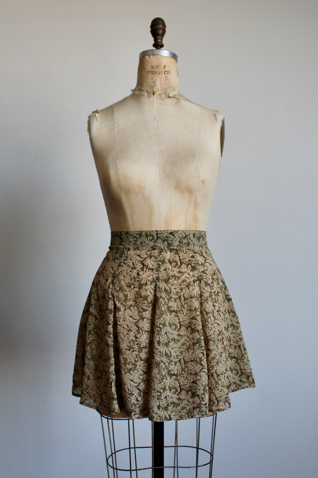 1990s Green Floral Print Tennis Skirt