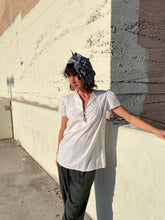 Load image into Gallery viewer, 1970s White Cotton Embroidered Blouse