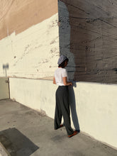 Load image into Gallery viewer, 1970s White Cotton Embroidered Blouse