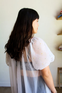 1960s White Confetti Puff Sleeve Nylon Peignoir