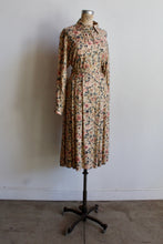 Load image into Gallery viewer, 1980s Evan Picone Floral Rayon Two Piece Set