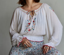 Load image into Gallery viewer, 1980s Hungarian Peasant Blouse