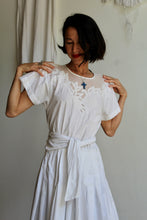 Load image into Gallery viewer, 1980s White Cotton Floral Appliqué Dress