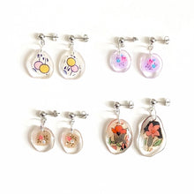 Load image into Gallery viewer, Shulian Nell Floral Earrings