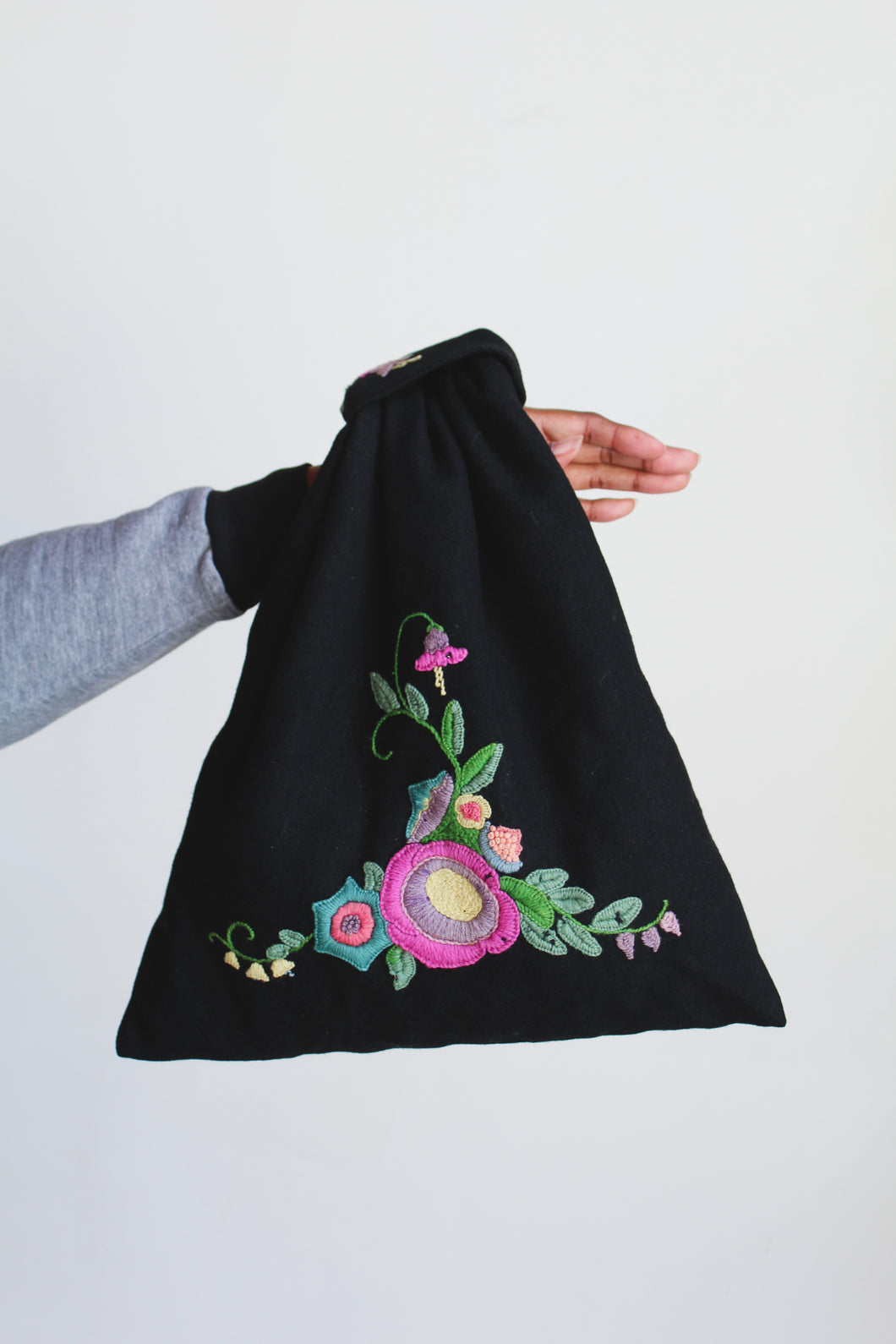 1940s Black Wool Floral Embroidered Handbag