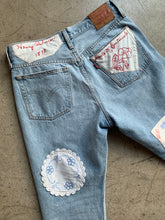 Load image into Gallery viewer, Queen&#39;s Pride Patchwork Levi&#39;s 501