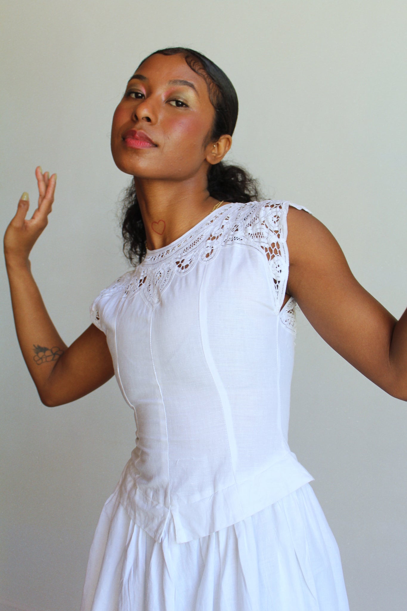 1980s White Irish Linen & Lace Cutout Dress 3 Women 1980s White Irish Linen & Lace Cutout Dress 3 Women