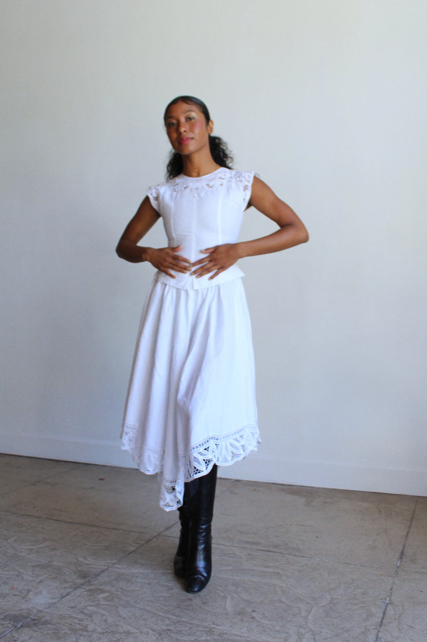 1980s White Irish Linen & Lace Cutout Dress 3 Women 1980s White Irish Linen & Lace Cutout Dress 3 Women