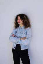 Load image into Gallery viewer, 1970s Lee Pink Floyd Embroidered Light Wash Denim Jacket