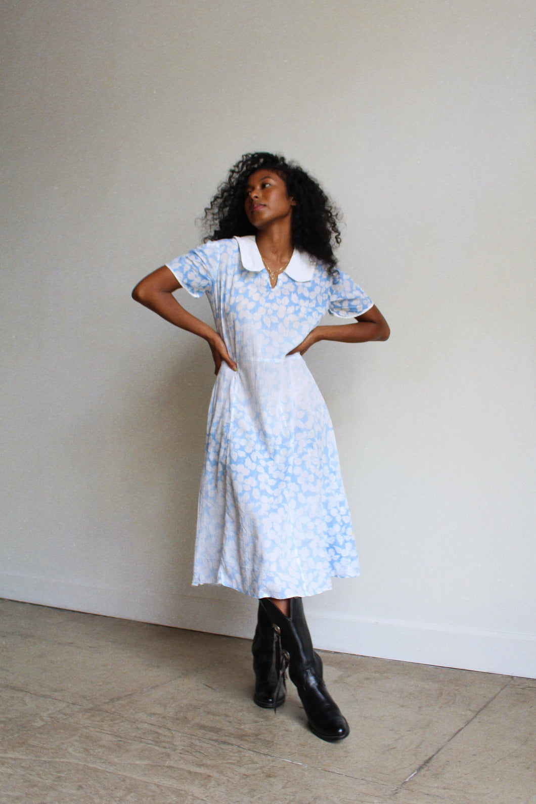 1930s Faded Blue Cherry Print Feedsack House Dress 3 Women 1930s Faded Blue Cherry Print Feedsack House Dress 3 Women