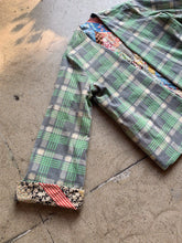 Load image into Gallery viewer, Reversible Patchwork Quilt Jacket