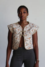 Load image into Gallery viewer, 1970s Floral Quilt Vest
