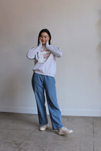Load image into Gallery viewer, Botan Raglan Sweatshirt Light Grey