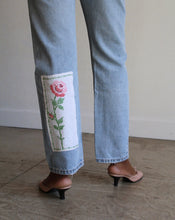 Load image into Gallery viewer, Blooming Rose Vintage Patchwork Levi&#39;s 505