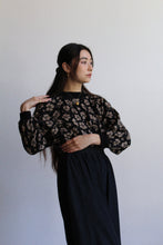 Load image into Gallery viewer, 1980s Flower Raglan Sweater