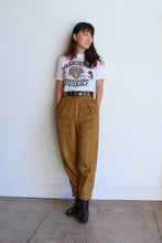 Load image into Gallery viewer, 1980s Ochre Linen Pleated Trousers