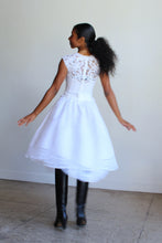 Load image into Gallery viewer, 1980s White Irish Linen &amp; Lace Cutout Dress