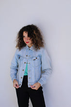 Load image into Gallery viewer, 1970s Lee Pink Floyd Embroidered Light Wash Denim Jacket