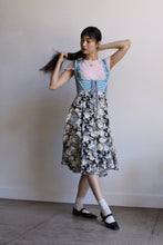 Load image into Gallery viewer, 1980s Shades of Grey Floral Stretch Cotton Midi Skirt