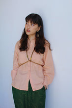 Load image into Gallery viewer, 1980s Peach Cotton Pleated Button Down