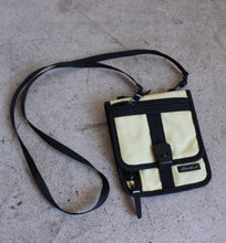 Load image into Gallery viewer, Y2K Eddie Bauer Nylon Wallet Purse