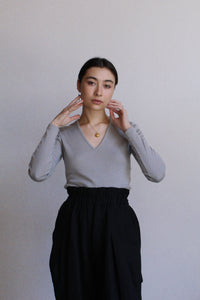 1970s Esprit De Corp Silver Grey Knit Ballerina Blouse  