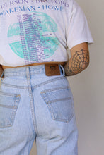 Load image into Gallery viewer, 1990s Light Wash Denim Jeans