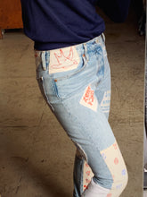Load image into Gallery viewer, Queen&#39;s Pride Patchwork Levi&#39;s 501