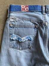 Load image into Gallery viewer, Rose Feed Sack Patchwork Levi&#39;s 501