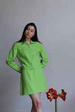 Load image into Gallery viewer, 1990s Express Tailleur Lime Green Silk Set