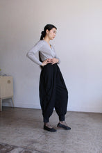Load image into Gallery viewer, 1970s Esprit De Corp Silver Grey Knit Ballerina Blouse  