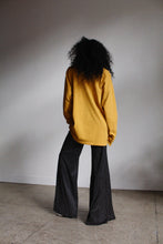 Load image into Gallery viewer, New Crop Vintage Tee