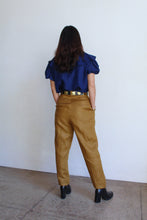 Load image into Gallery viewer, 1980s Ochre Linen Pleated Trousers