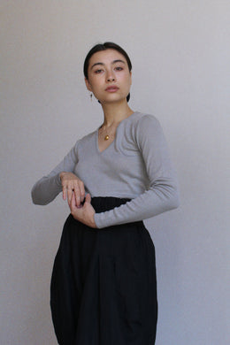 1970s Esprit De Corp Silver Grey Knit Ballerina Blouse  