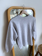 Load image into Gallery viewer, Botan Sweatshirt Kids Light Grey