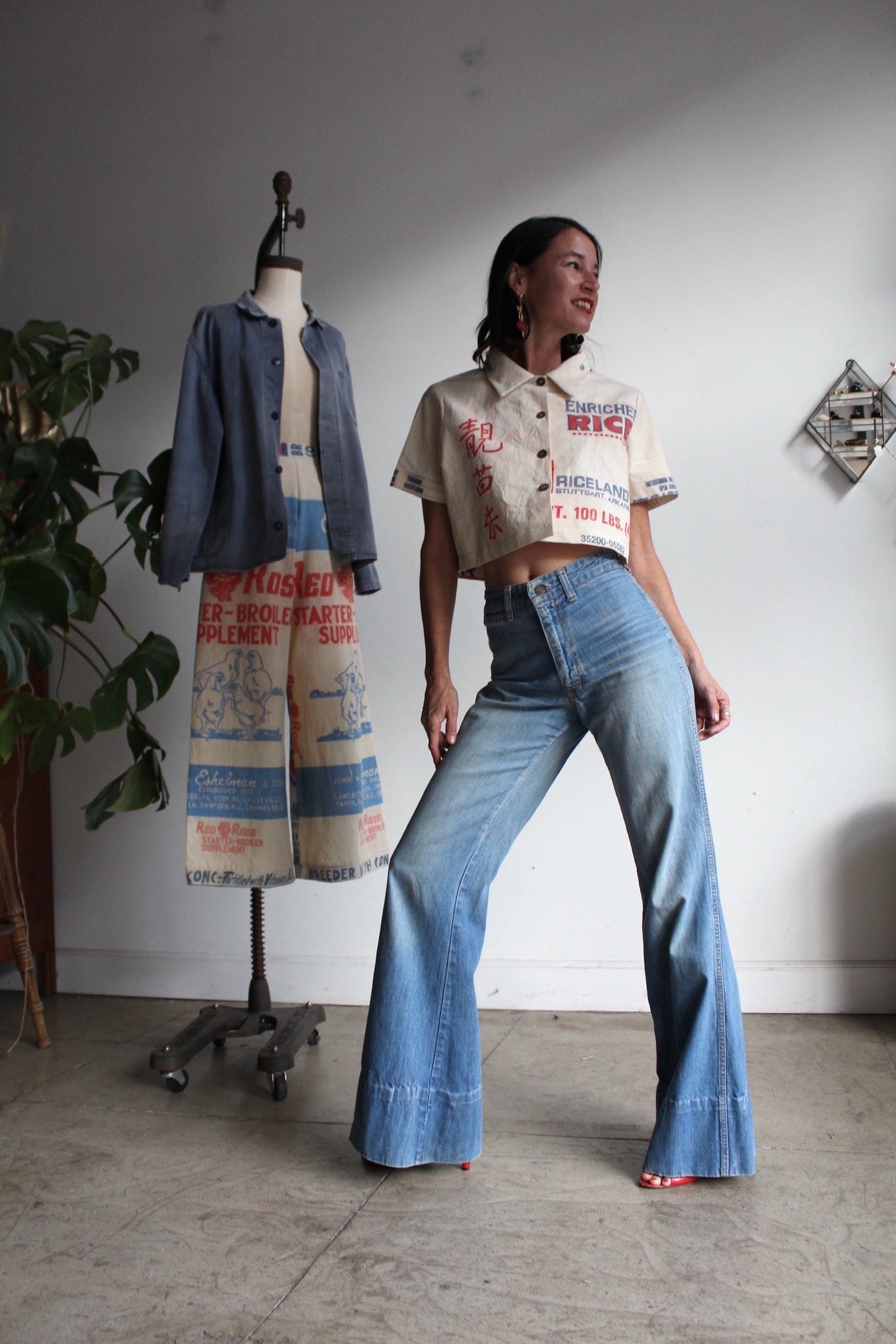 Rare 1970s Light Wash Bell Bottom Jeans – 3 Women