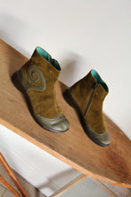 Load image into Gallery viewer, Y2K Brown Suede &amp; Leather NAOT Boots - Size 39