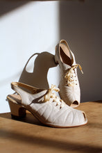 Load image into Gallery viewer, 1940s White Quilted Leather Lace Up Heels - Size 7