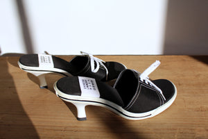 1990s-Y2K CHINESE LAUNDRY WASH Black & White Canvas Kitten Heels - Size 8