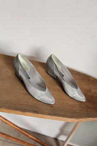 1980s Silver Mesh & Leather Slip On Heels - Size 9