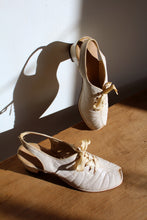 Load image into Gallery viewer, 1940s White Quilted Leather Lace Up Heels - Size 7