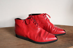 1980s Red Leather Town & Country Peep Toe Italian Lace Up Ankle Boots - Size 8.5-9