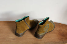 Load image into Gallery viewer, Y2K Brown Suede &amp; Leather NAOT Boots - Size 39