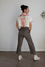 Load image into Gallery viewer, Queen Bee Flour Sack Cropped Button-up