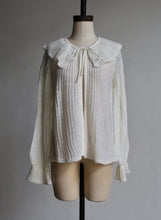 Load image into Gallery viewer, 1970s White Pierrot Collar Cardigan