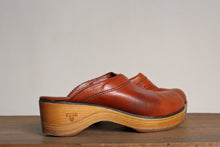 Load image into Gallery viewer, 1970s FRYE Brown Leather Wood Clogs Size 8-9