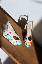 Load image into Gallery viewer, 1980s does 1940s White Leather Polka Dot Sling Back Wedges - Size 5.5
