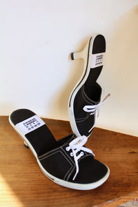 1990s-Y2K CHINESE LAUNDRY WASH Black & White Canvas Kitten Heels - Size 8